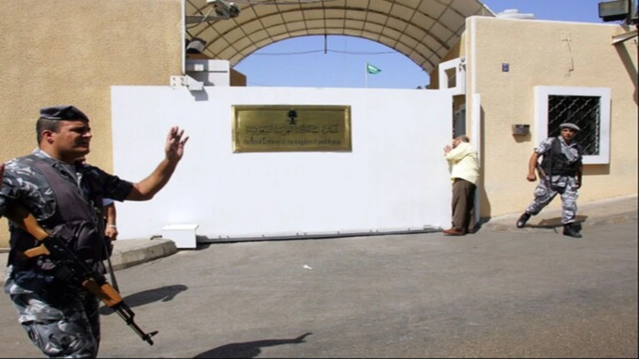 رواية صادمة.. دبلوماسي عربي يكشف كواليس سقوط سياسيين لبنانيين في فخ الأمير المزعوم